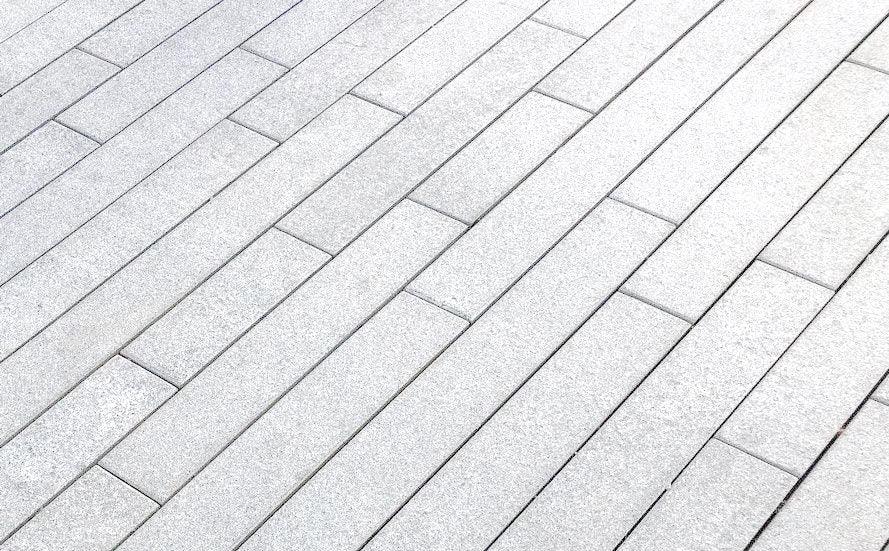 Plank Paving Linear Paving | flamed surface